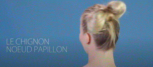 Une femme avec un chignon noeud papillon