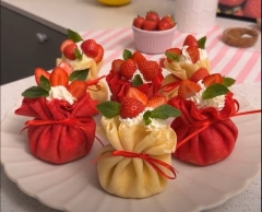Des Crêpes fraisier surprises